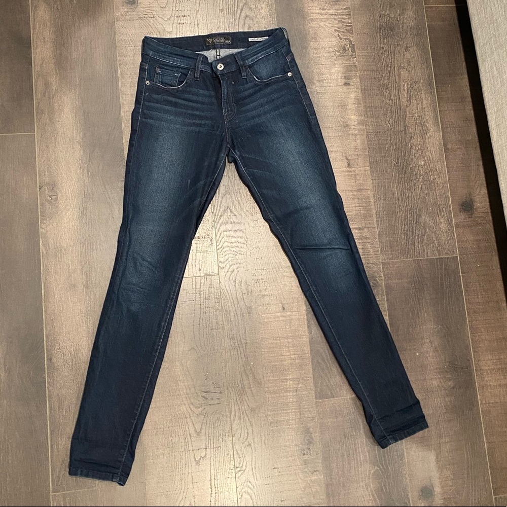 Guess size 27 dark wash skinny jeans